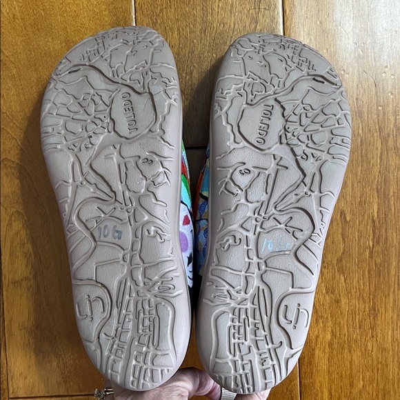 UNI Rainbow Girl Toledo Shoes Size 8.5 Ortholite Slip-On Painted Comfort Artsy - Picture 7 of 11